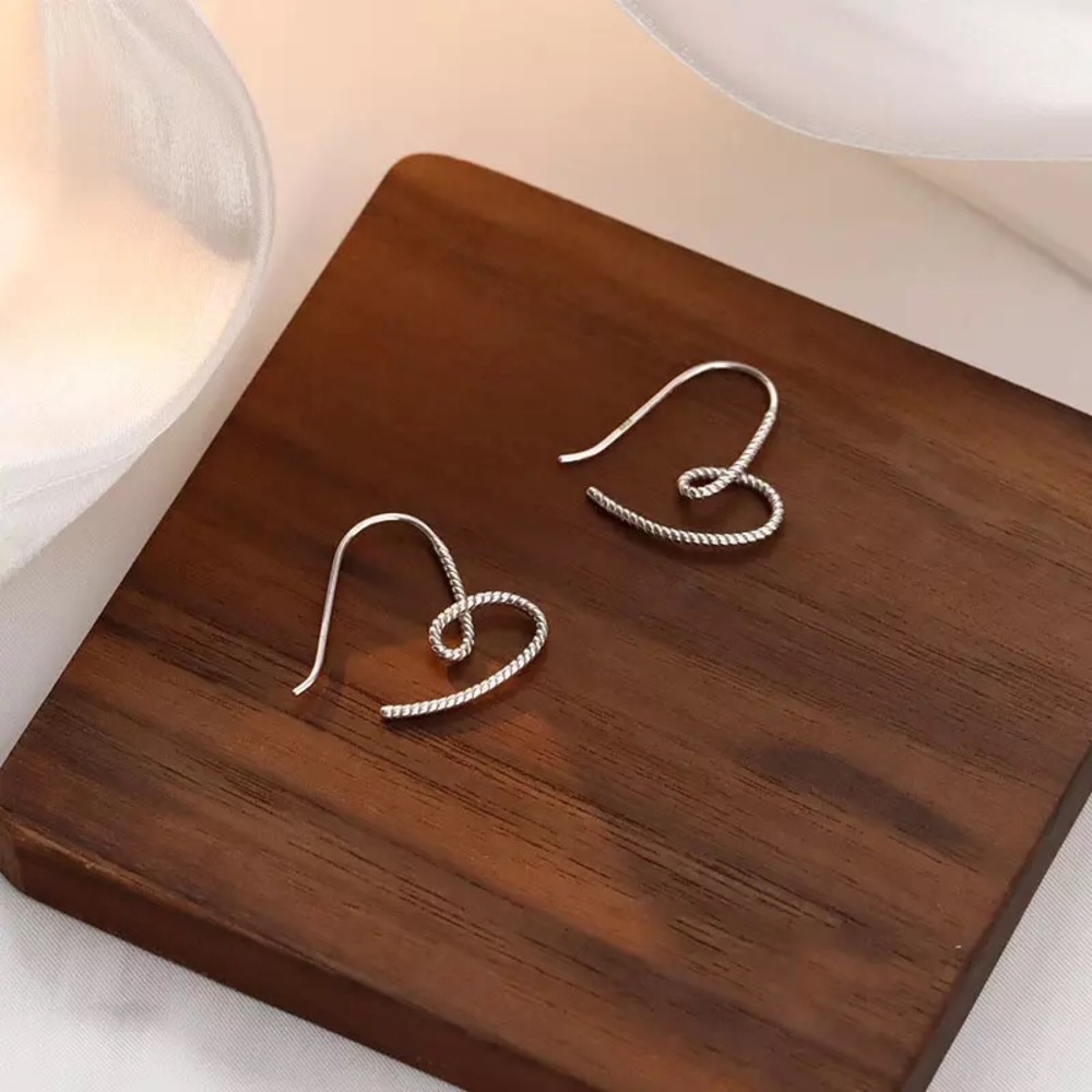 ✨NEW✨ Heart shape 925 sterling silver earrings